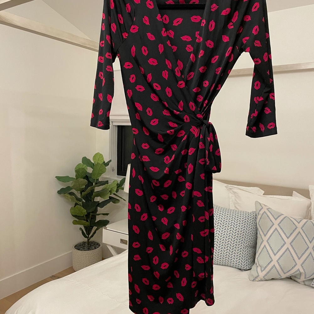 Maternity Pea in the Pod lips wrap dress